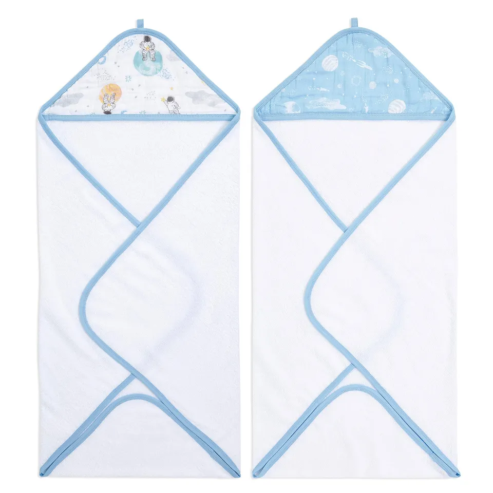 aden-anais-essentials-pack-de-2-capes-de-bain-capuche-ponge-100-coton-space-expl image 1