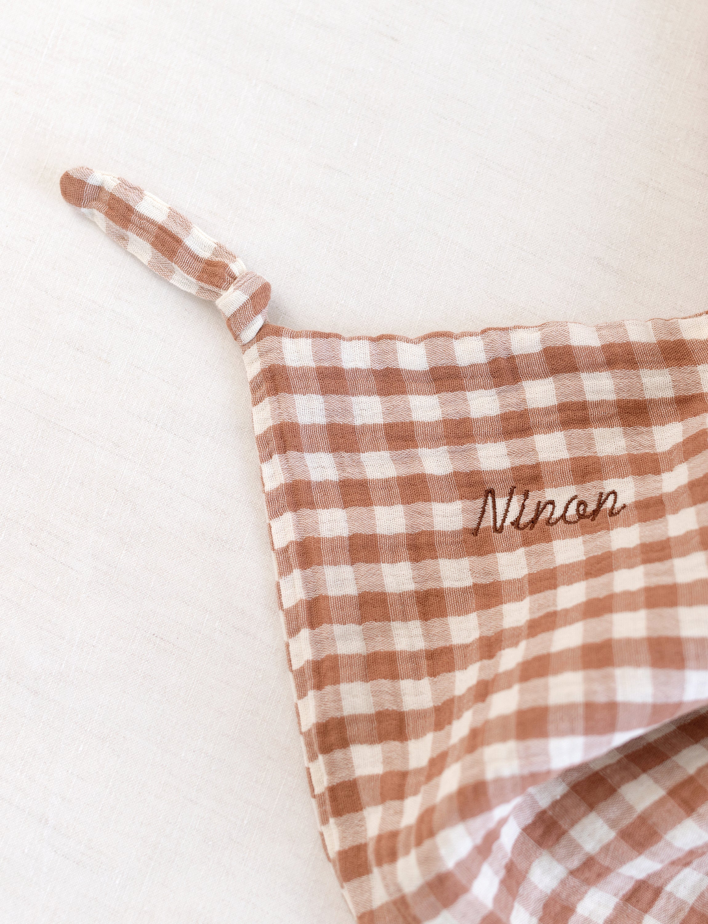 bemini-bunny-check-moka-doudou-lapin-motif-carreaux-avec-attache-t-tine-ultra-do image 4