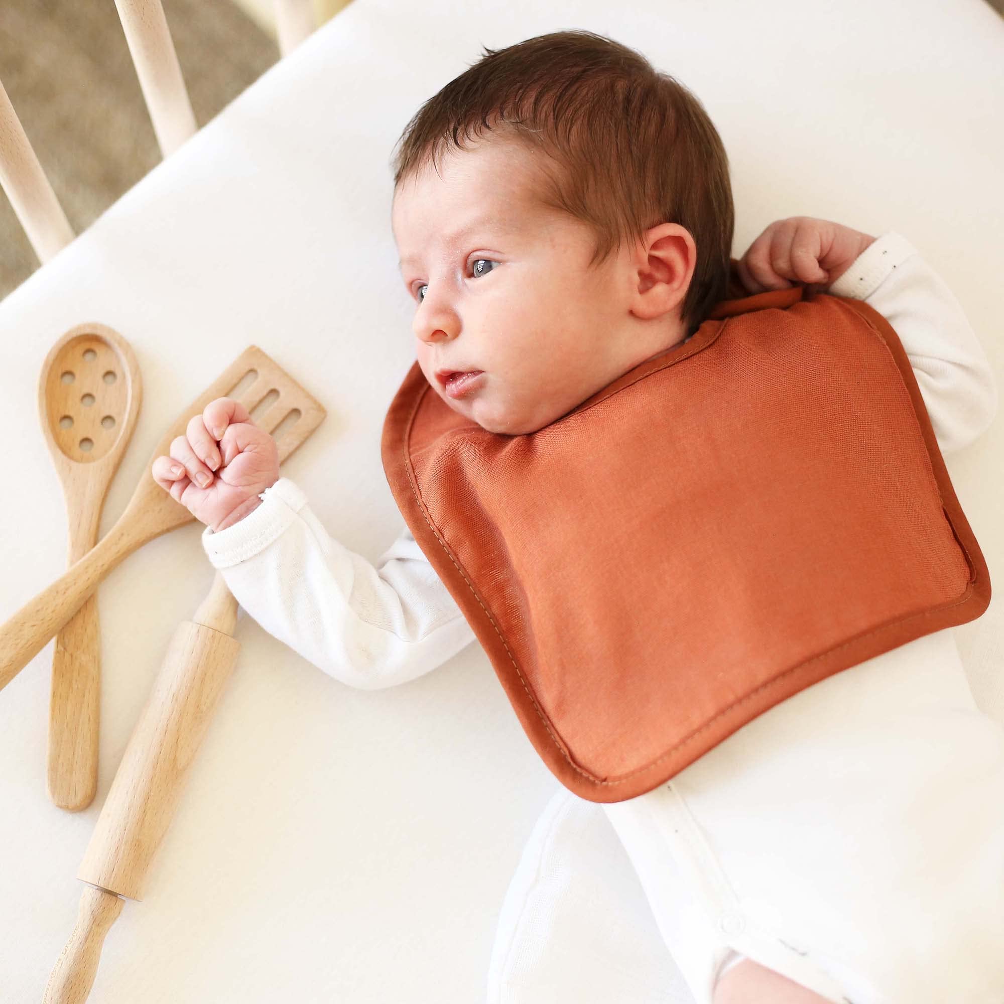 trois-kilos-sept-lot-de-3-bavoirs-naissance-34x24-cm-mousseline-de-coton-fermetu image 6