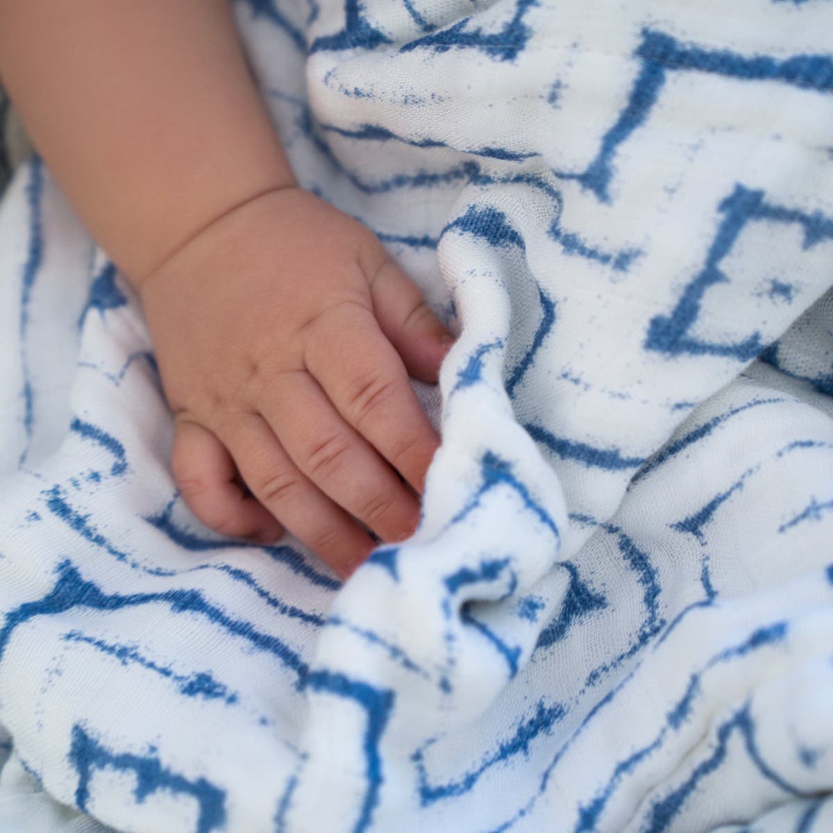 aden-anais-boutique-silky-soft-muslin-dream-blanket-couverture-b-b-en-viscose-de image 5