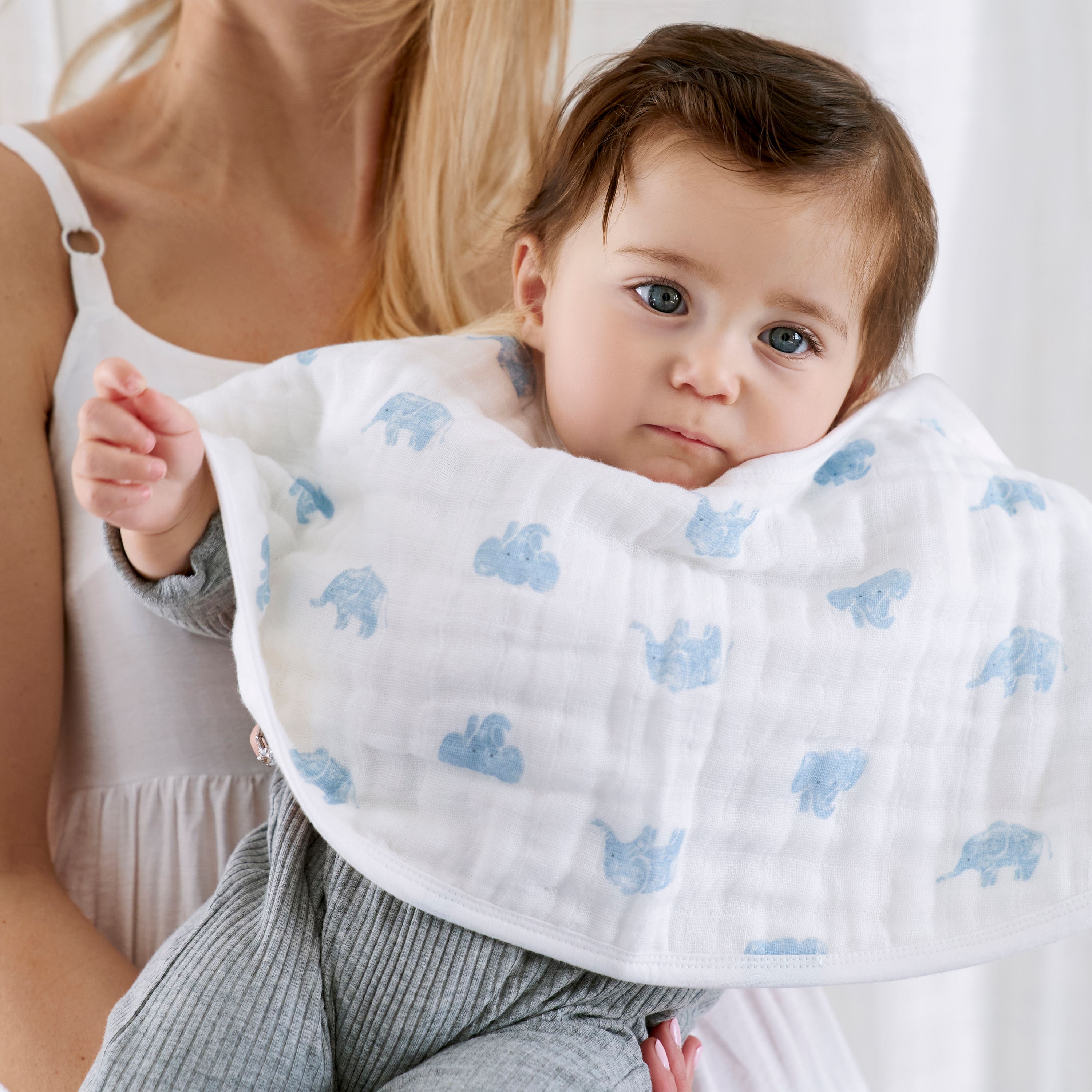 aden-anais-organic-burpy-bibs-lot-de-2-bavoirs-2-en-1-en-mousseline-de-coton-bio image 4