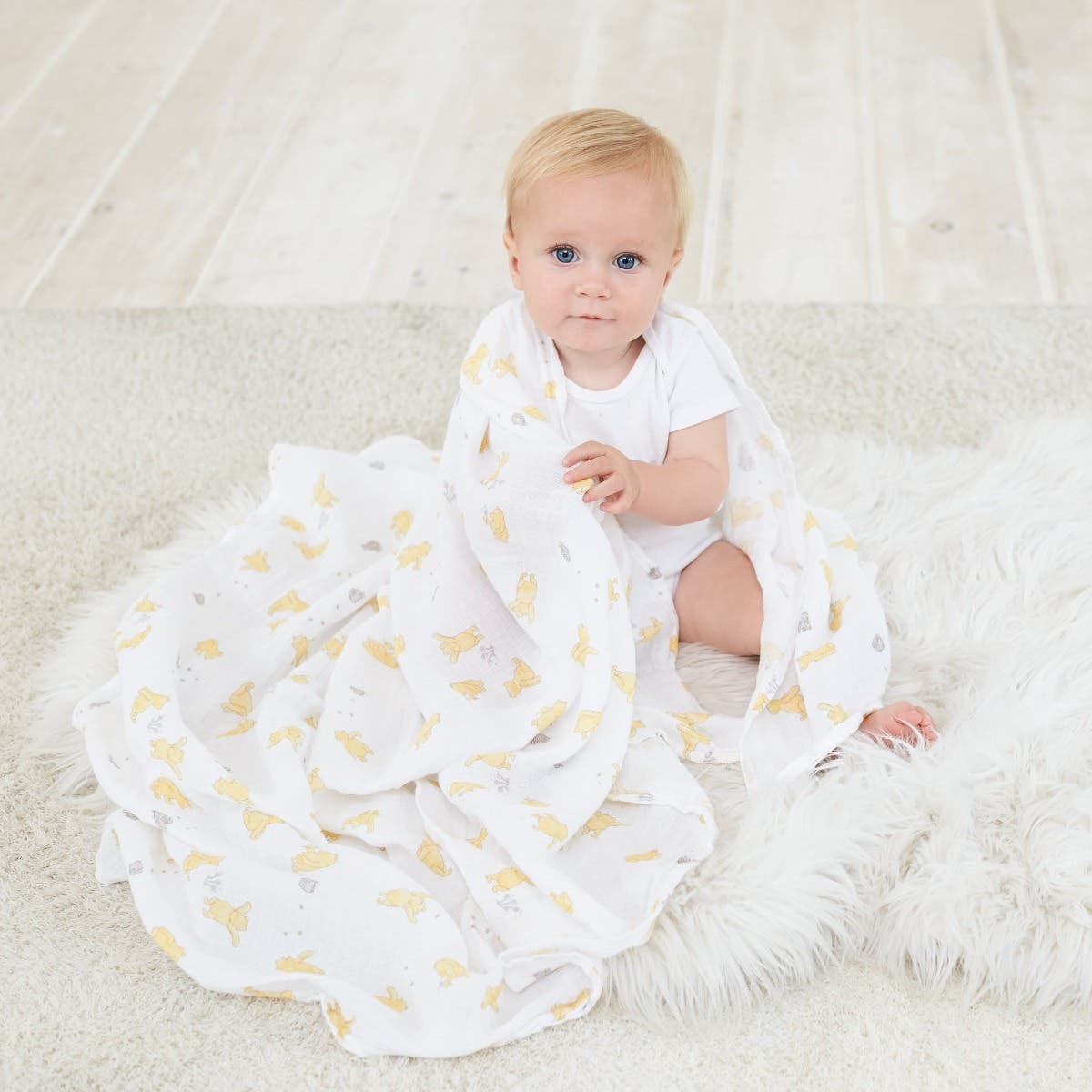 aden-anais-essentials-cotton-muslin-swaddle-blanket-4-pack-disney-winnie-the-poo image 2